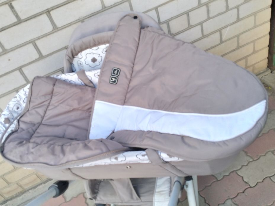 Продам коляску с люлькой