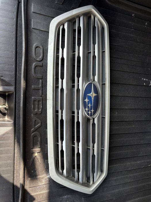 Subaru Outback оригиналл решетка