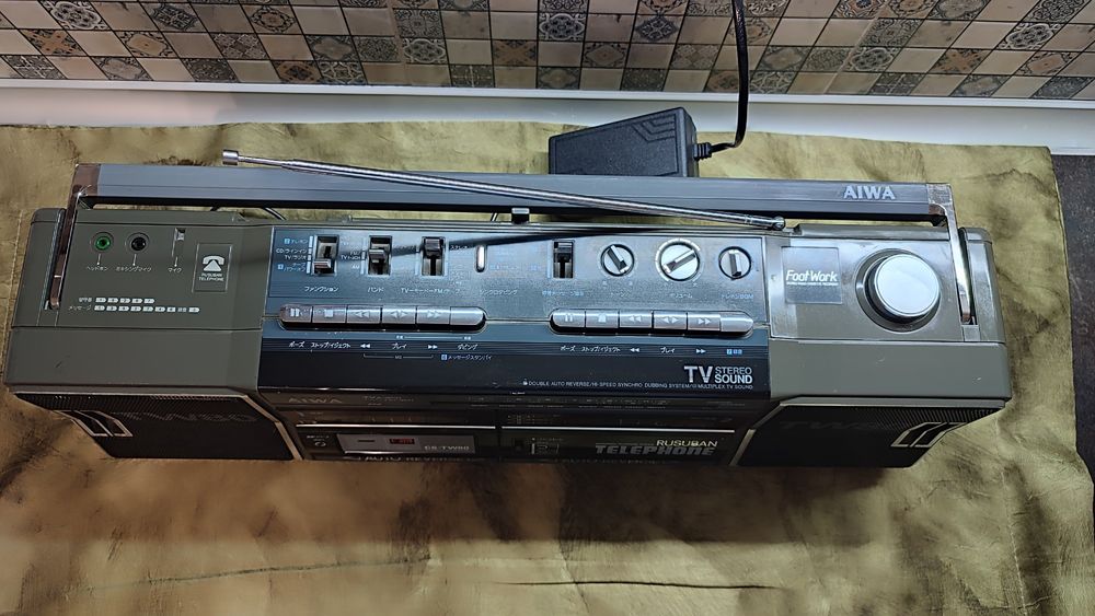 Продам магнитолу AIWA