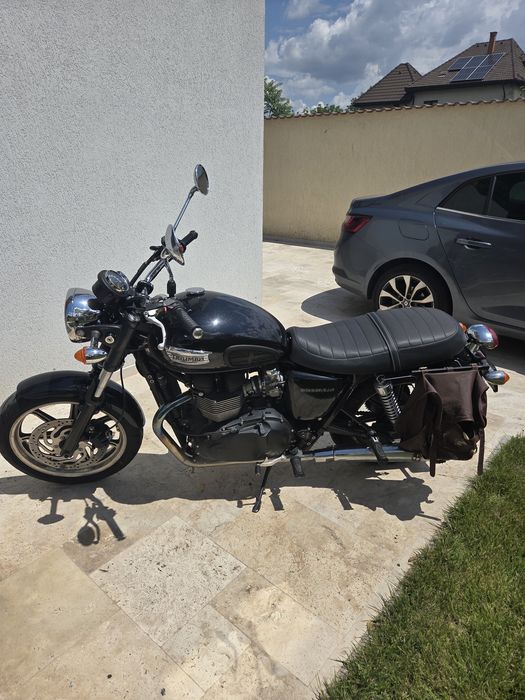 Triumph Bonneville T100