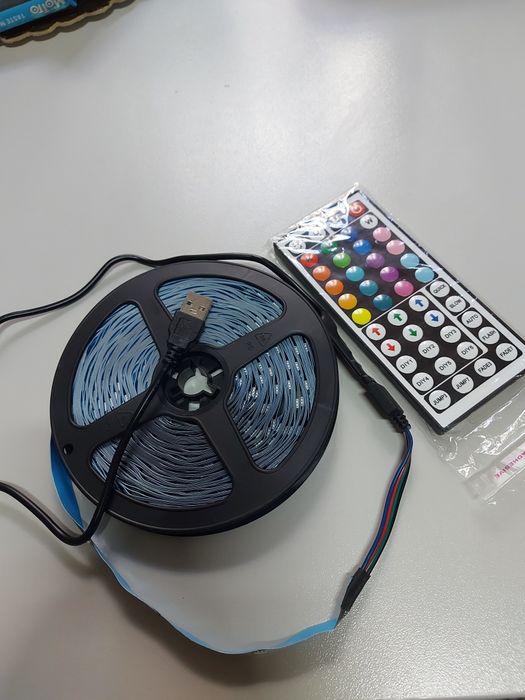 Banda Led 20 de metrii lungime,muticolora ,telecomanda  alimentare  5v