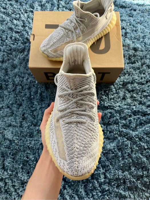 Yeezy 350 V2 Static