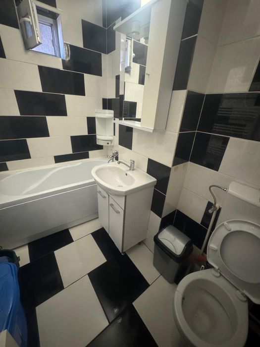 Inchiriez apartament 2 camere decomandat