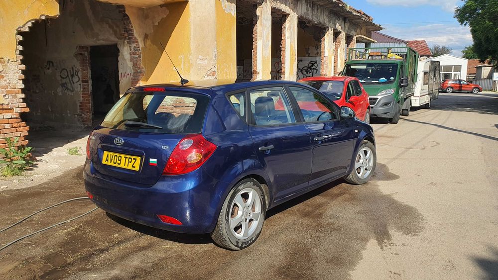 Киа сиид 1.6 бензин десен волан