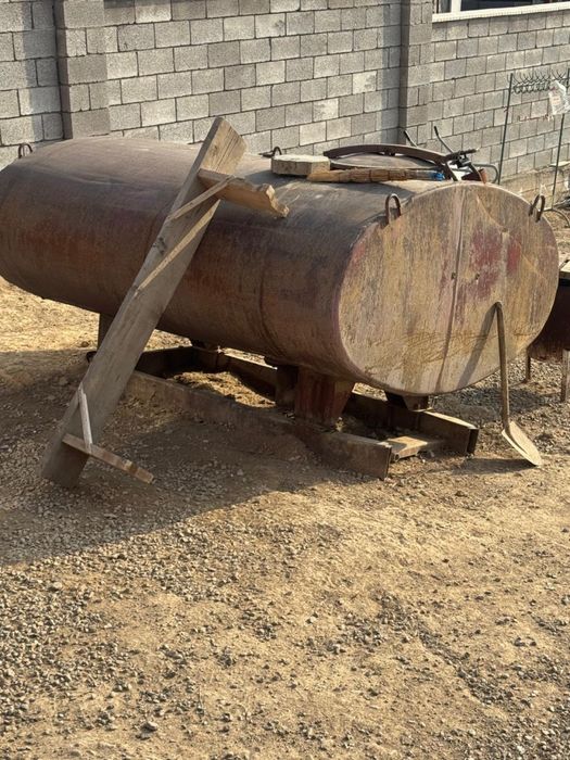 Продам емкость для воды (бочка)