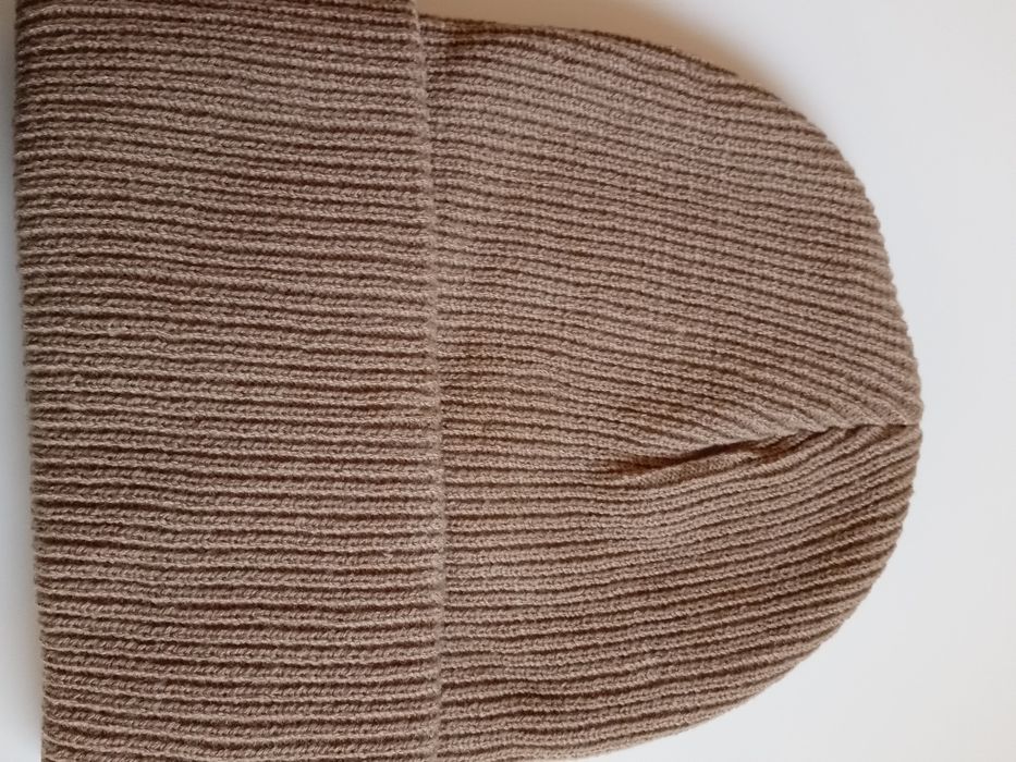 Продам женские шапки