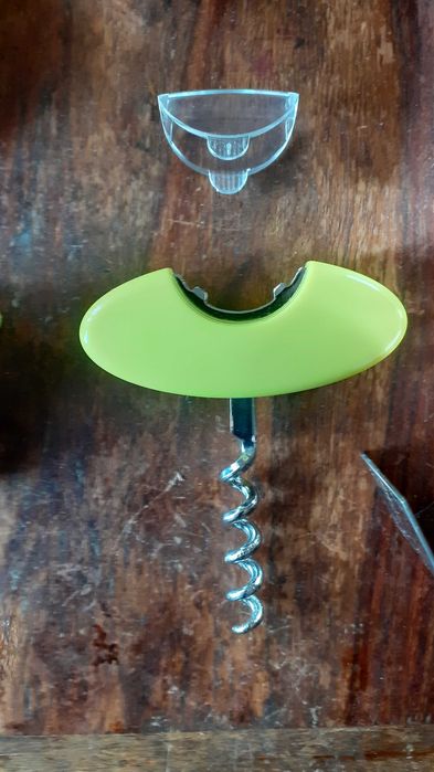 комплект тирбушон , отварачка и запушалки за туризъм, дизайнерски