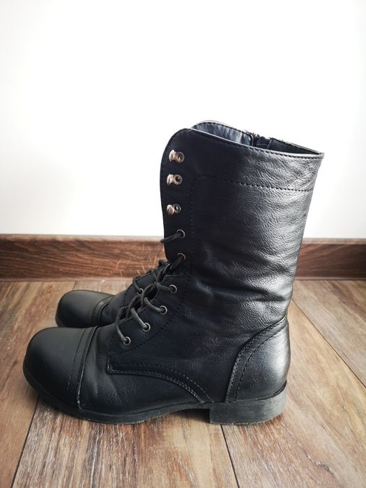 Дамски боти с камъчета