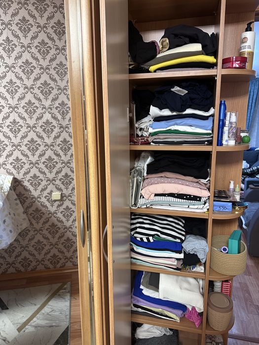 Продам угловой шкаф