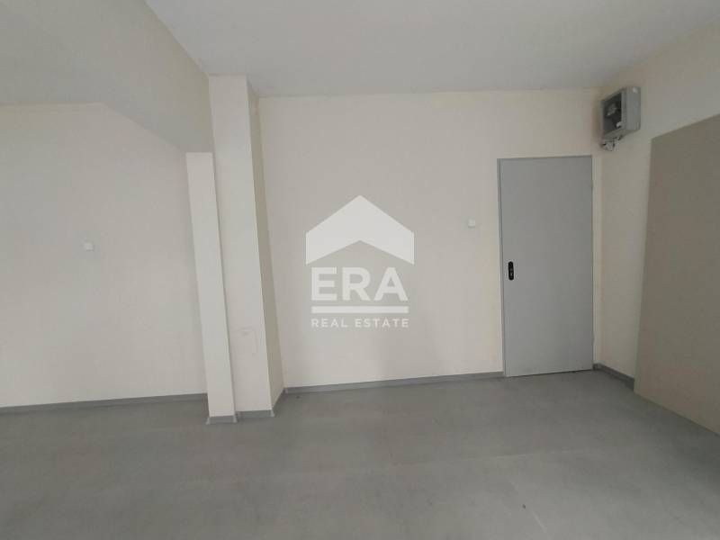 Дава се под наем Офис в Варна, Гръцка махала - 50 кв.м за 415 € - Снимка #2