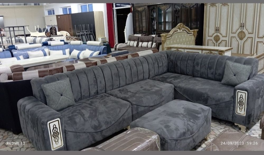 Yumshoq mebel.Kuxni ugalog