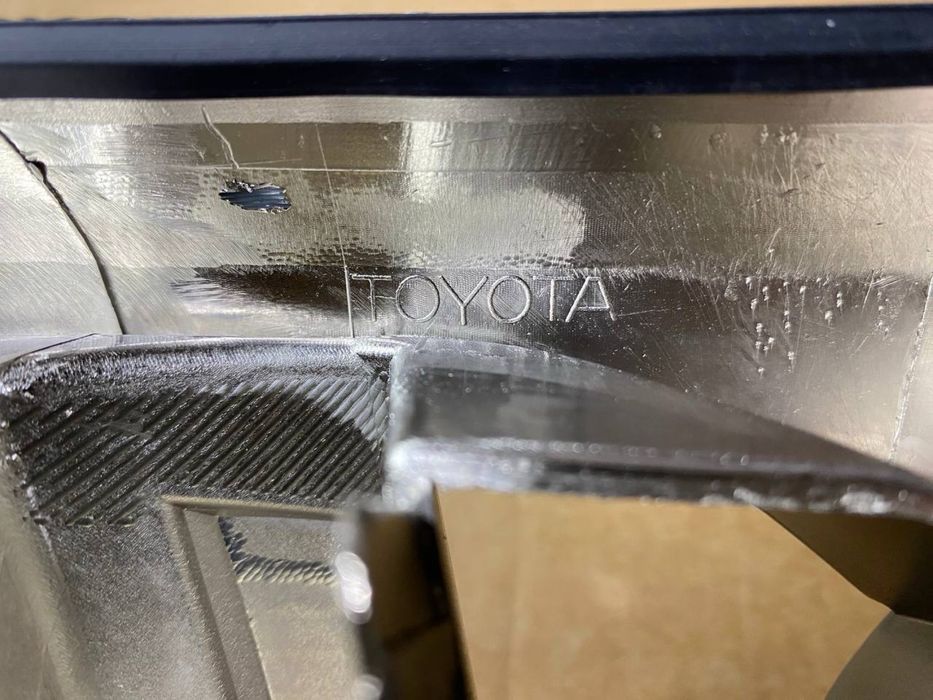 Prado 120 тёмная решетка радиатора с хромом