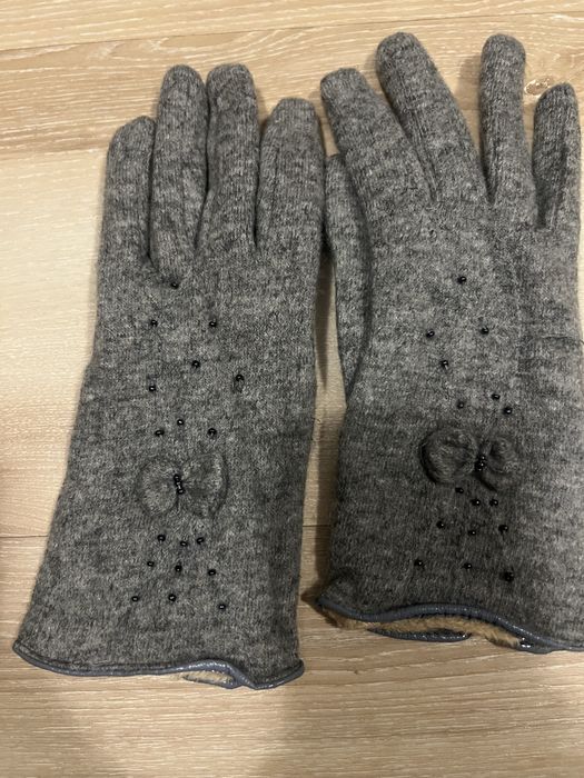 Ръкавички и шалове