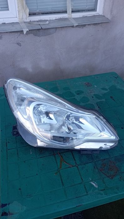 Far Partea Dreapta Opel Corsa  D  feizlift