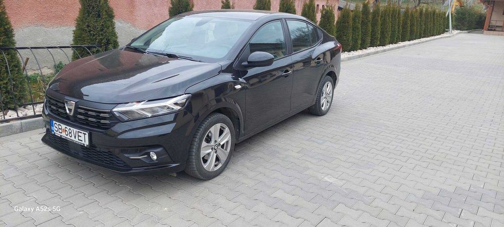 Vând Dacia Logan 3 în stare perfectă, toate reviziile la reprezentanță, 96.000 km.