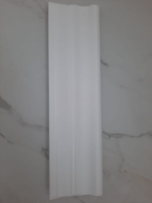 Продам потолочный плинтус