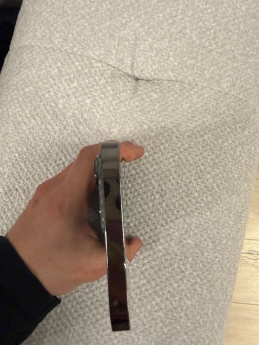 Iphone 13 PRO MAX (spatele este spart)