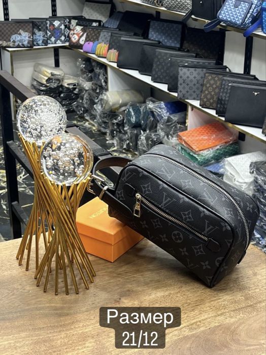 Мъжка чанта / Мъжки чанти Louis vuitton / Hugo /  портмонета / несесер