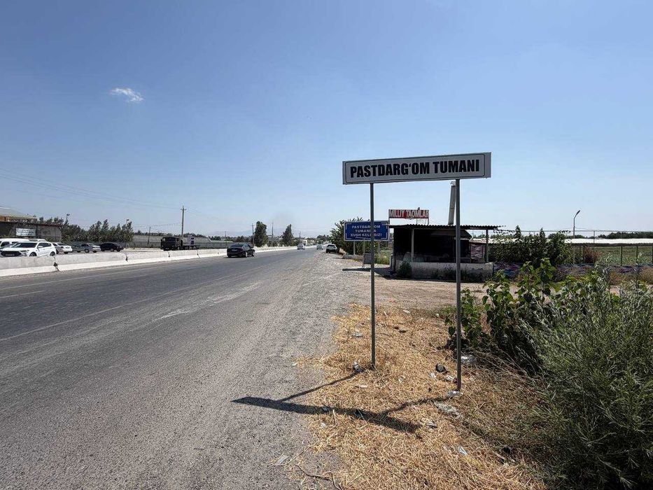 70 sotix trassa bo'yida yer sotiladi Pastdarg'om, Chortut