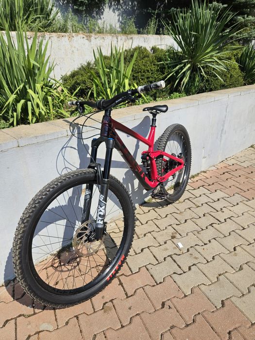 TREK Slash 8  FOX36