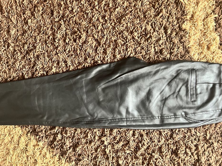 Pantaloni pilele cu talie inalta