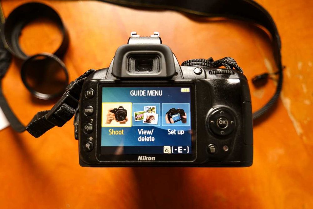 Aparat foto DSLR Nikon D3000