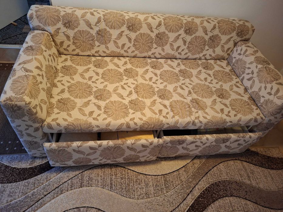 Канапе с чекмеджета