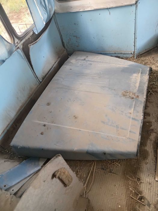 Газ 3307, капот, крило сотилади.