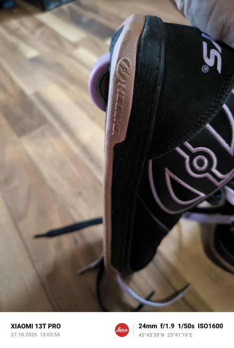 Adidasi Heelys cu rola , marimea 36,5