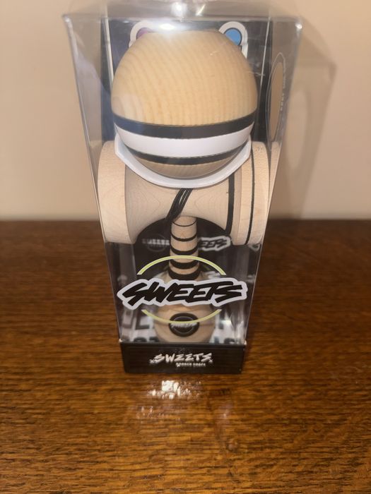 Kendama Sweets Broken Shape Antiskid Matt Jorgenson B&W Noua in Cutie