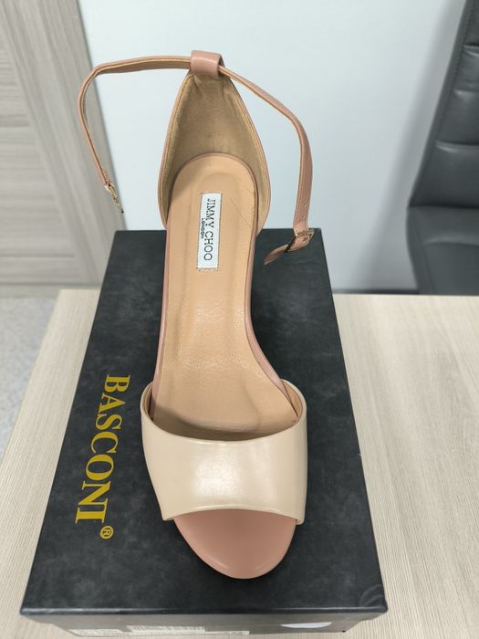 Босоножки женские