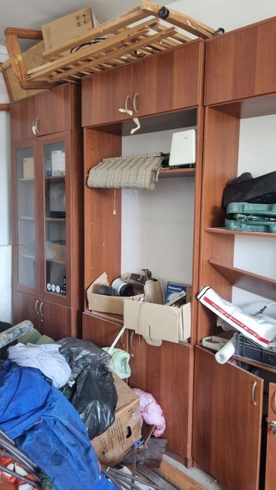 Офисные шкафы, столы с тумбами