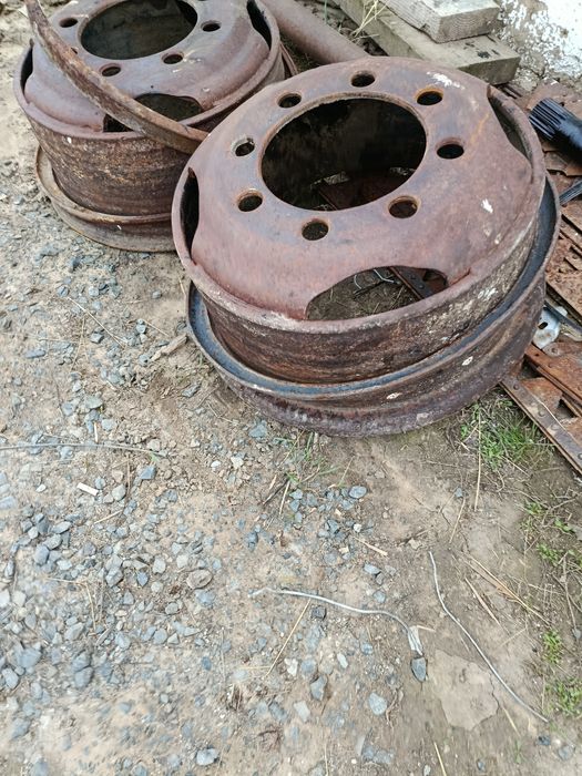 Продам запчасти на зил бычок