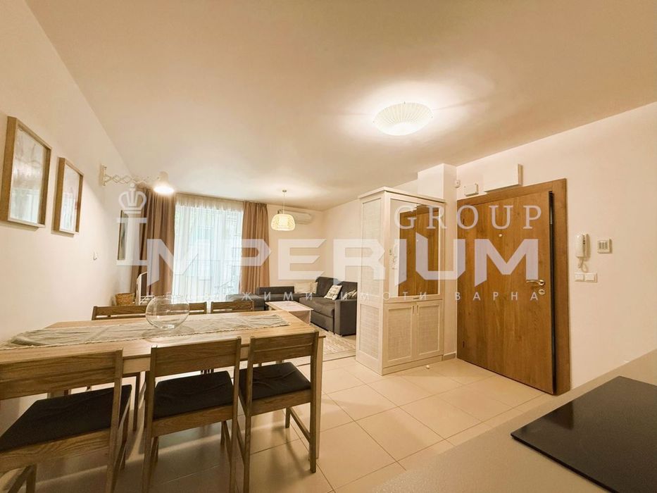 Дава се под наем Тристаен апартамент в Варна, Център - 95 кв.м за 997.05 € - Снимка #1