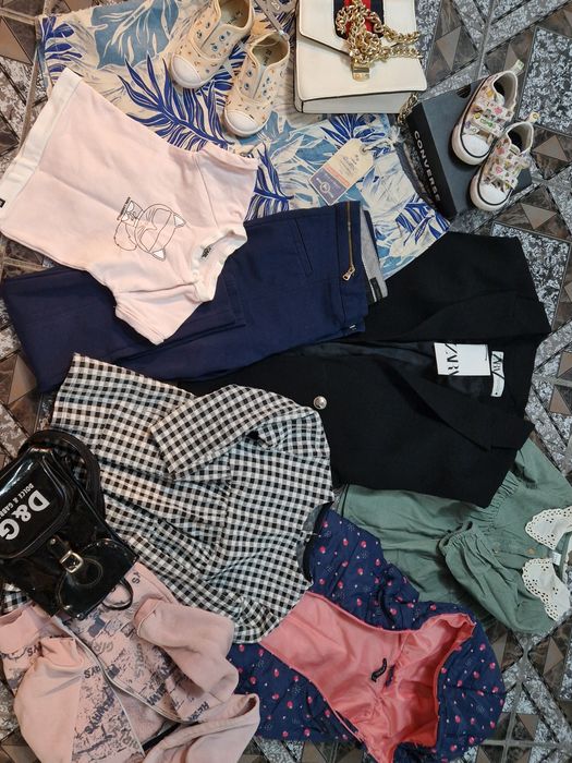 Vând 2 saci mari cu haine și încălțăminte NOI– super ofertă!