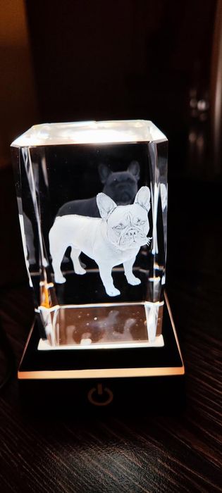 3D кристална нощна лампа  с гравирана фигурка