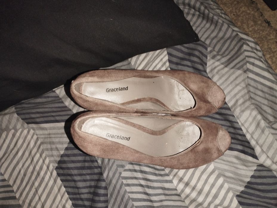 Продам туфли замшевые 38 р