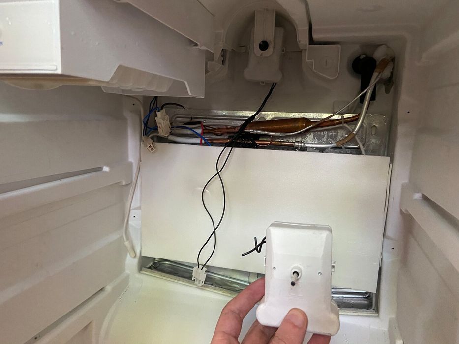 Ремонт холодильников мастер с опытом сразу выезжаю