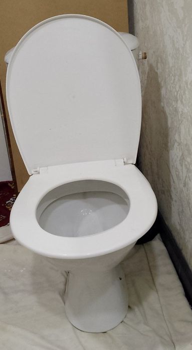 Продается срочно унитаз