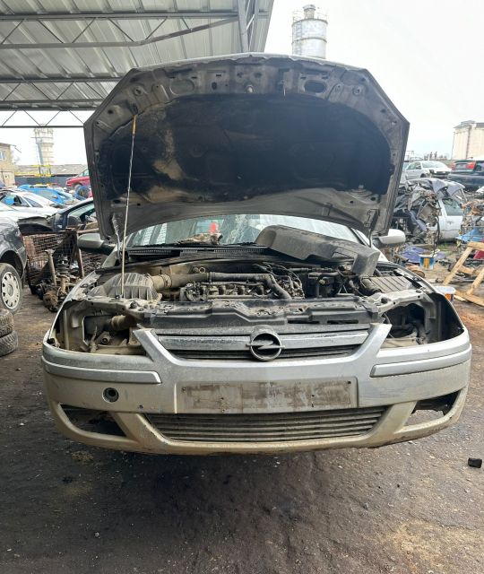 Usa / Portiera fata dreapta Opel Corsa C (facelift)