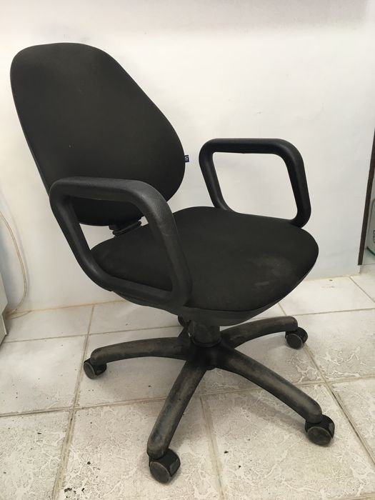 Kreslo Sotiladi ishlatilgan holati yaxshi