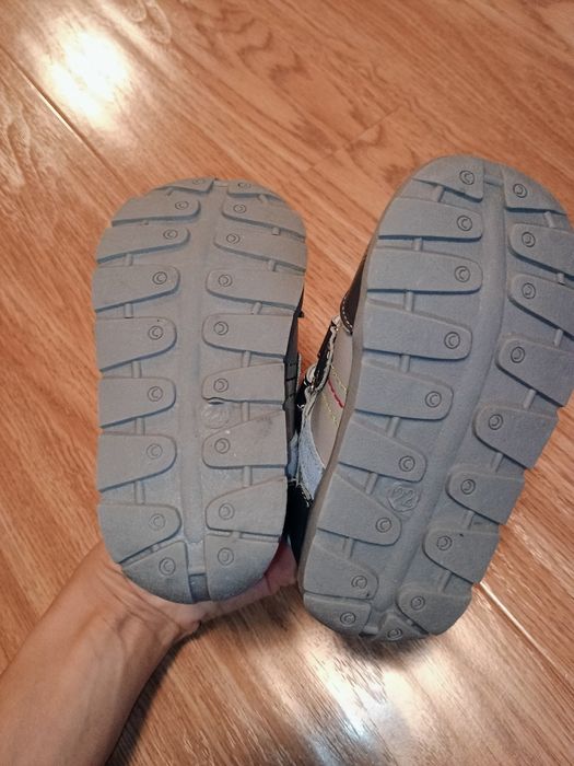 Чисто нови есенни детски обувки N22