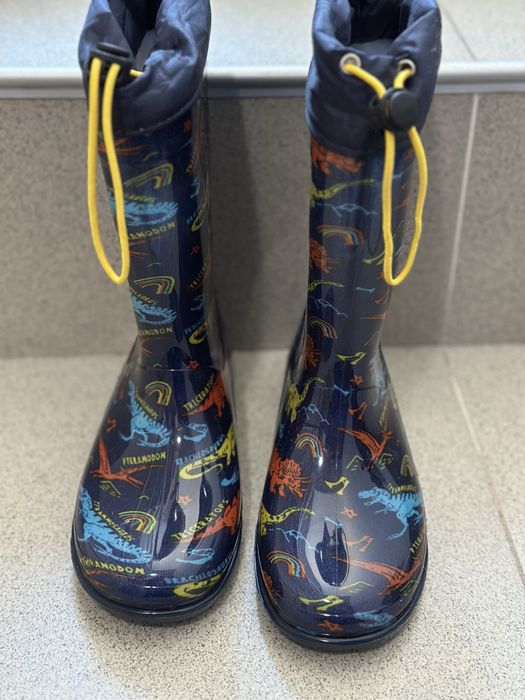 Гумени ботуши с динозаври