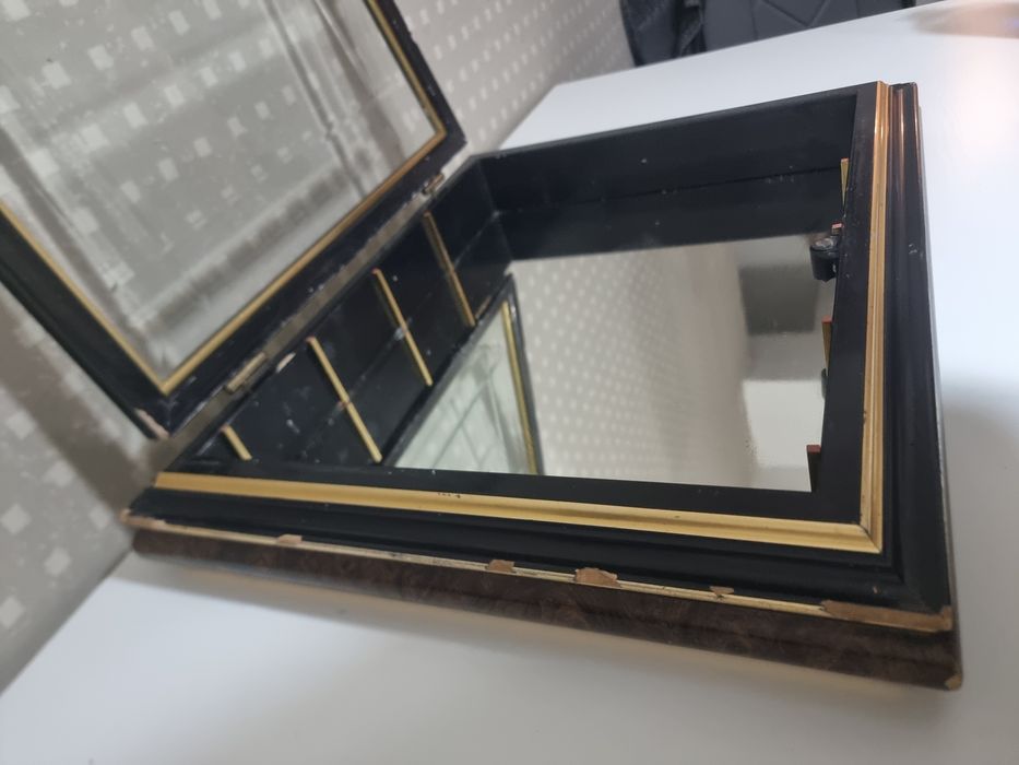 Casetă vitrină mare sticlă cu oglindă pentru expunere