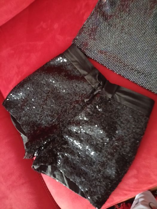 Pantaloni scurți și tricou paiete 7 ani fete