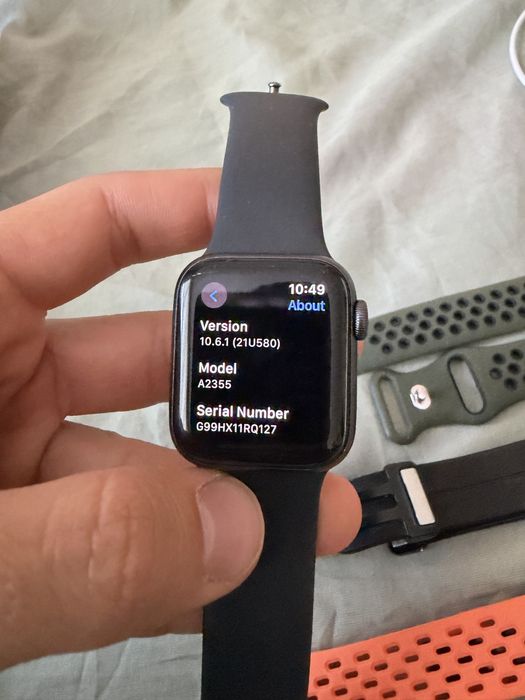 Apple Watch SE2 32GB 40mm почти неизползван
