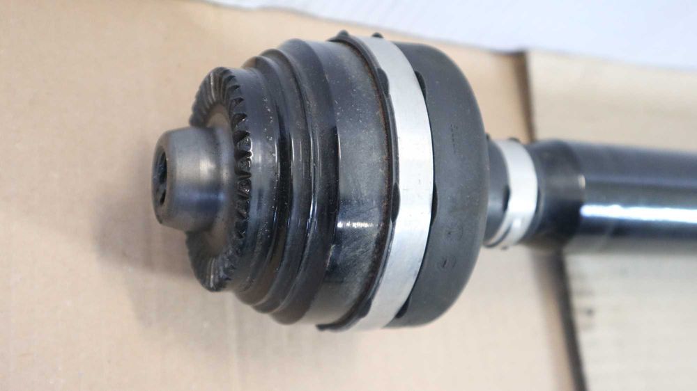 Задна лява полуоска БМВ 6 Г32 БМВ 7 Г12 4.0 Бензин BMW G32 G12 4.0IX