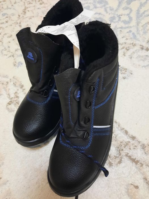 Продам спец обувь