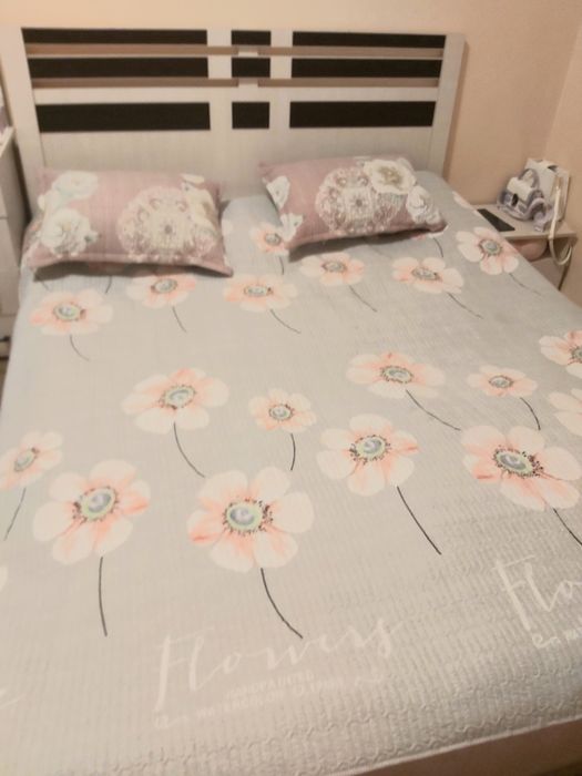 Кровать 2х спальная и 2 прикроватные тумбочки