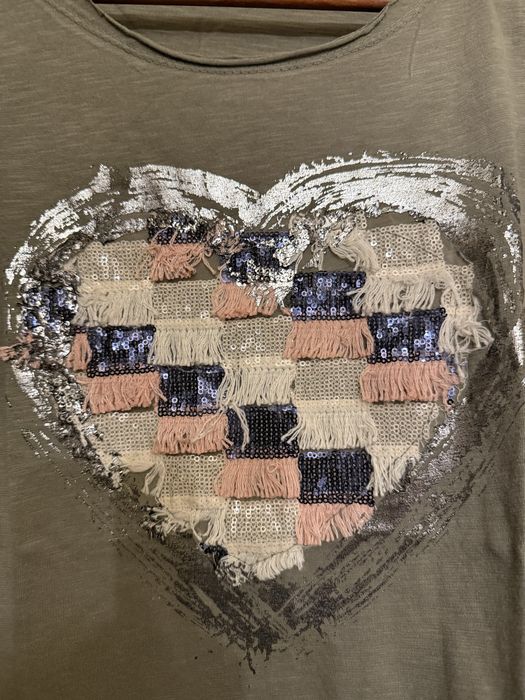 Tricou casual kaki cu franjuri si strasuri